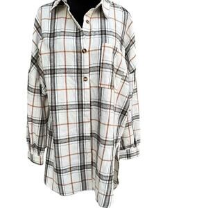 Boutique women’s Shacket size L, cream with brown and black plaid